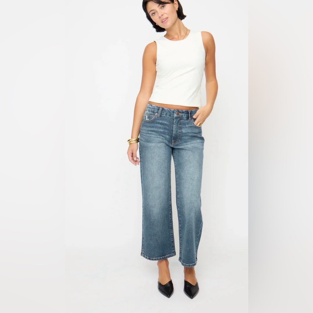 OLIVER LOGAN • Addington split hem crop jeans - size 33
